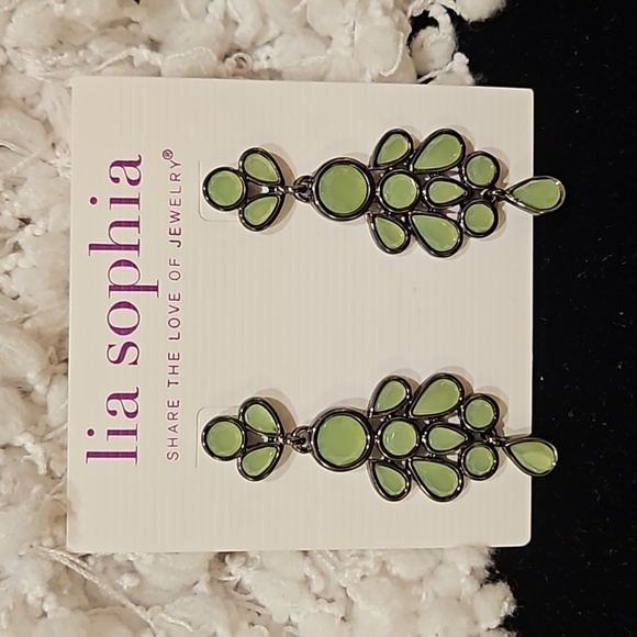 Lia Sophia Earrings - Picture 6 of 6